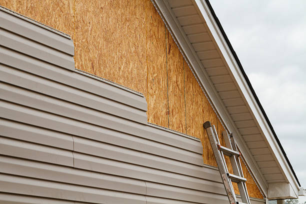 Professional Fiber Cement Siding technician working in Goldsboro, MD